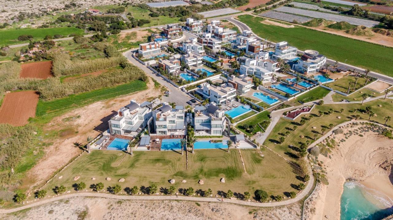 Beachfront Luxury Glory Ayía Nápa