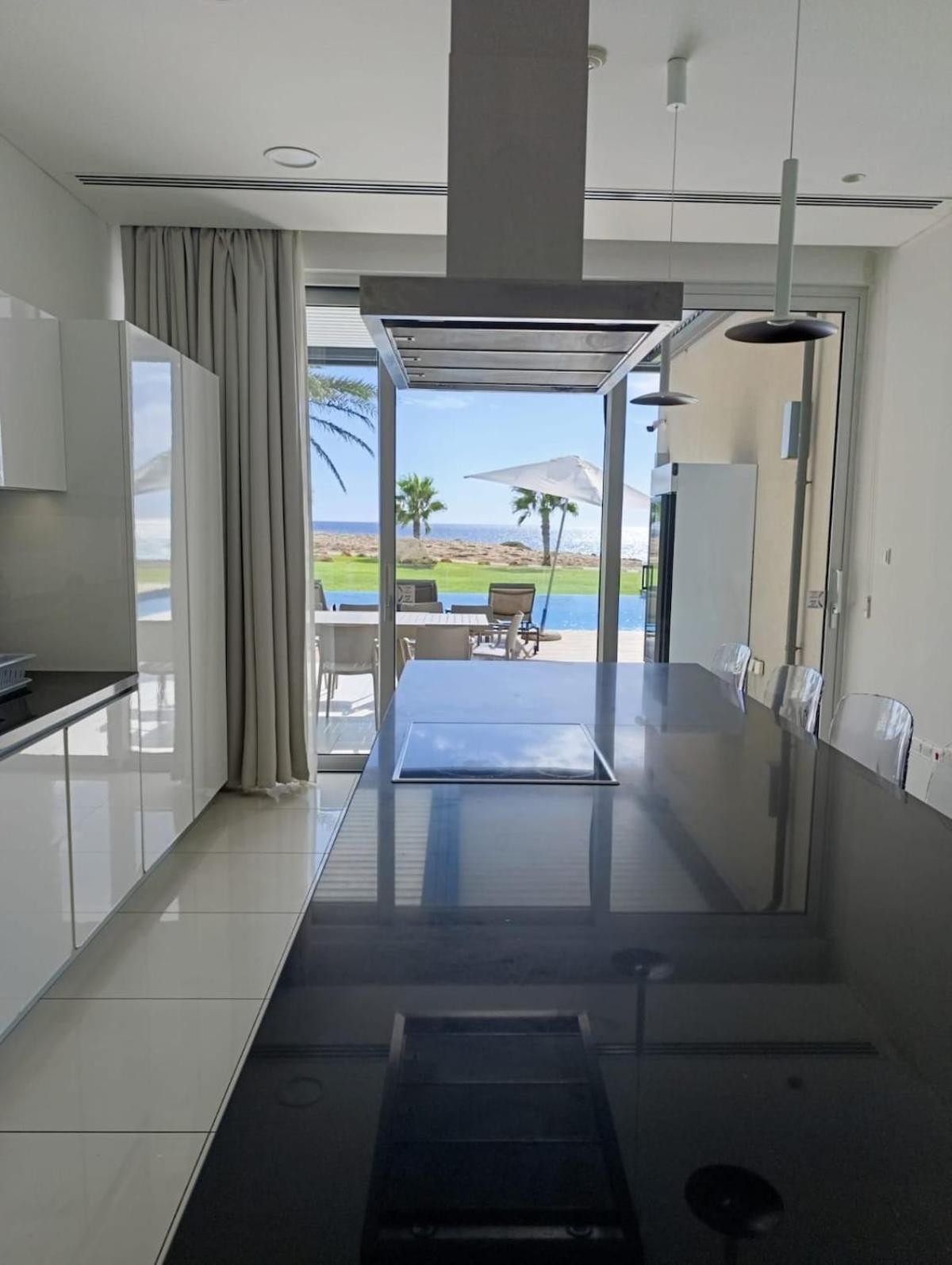 Villa Beachfront Luxury Glory Ayía Nápa